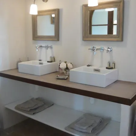 Les Petites Baronnes Apartamento Sannes